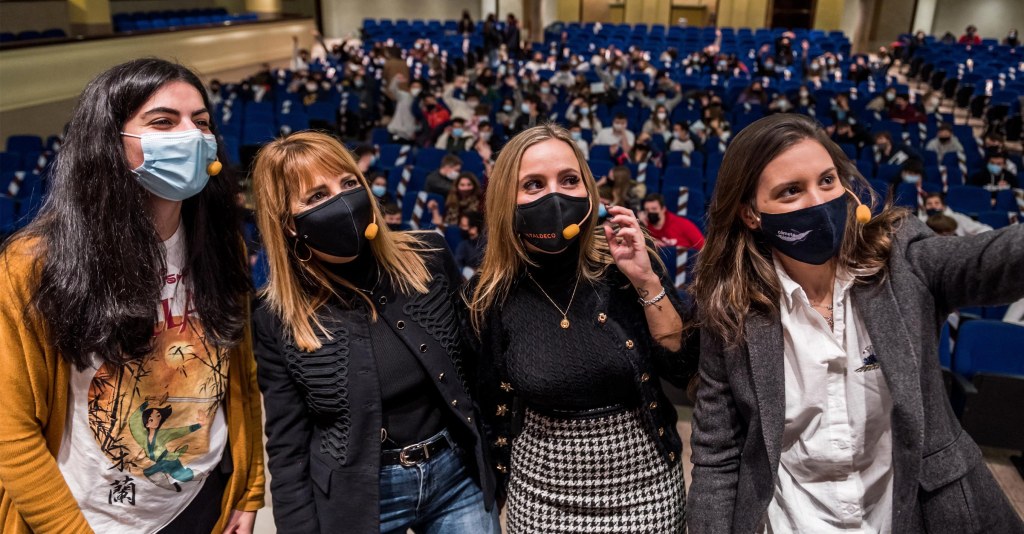 FAAM jornada hipersexualización panel jóvenes influencers selfie
