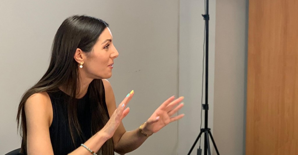 Anna Bruch impartiendo un e-taller